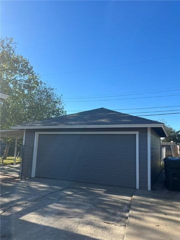 306 Circle Dr, Corpus Christi, TX 78412