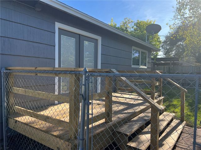 306 Circle Dr, Corpus Christi, TX 78412