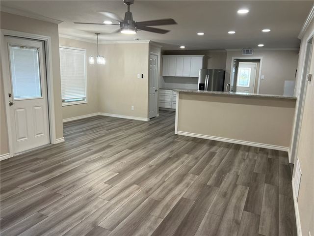 306 Circle Dr, Corpus Christi, TX 78412