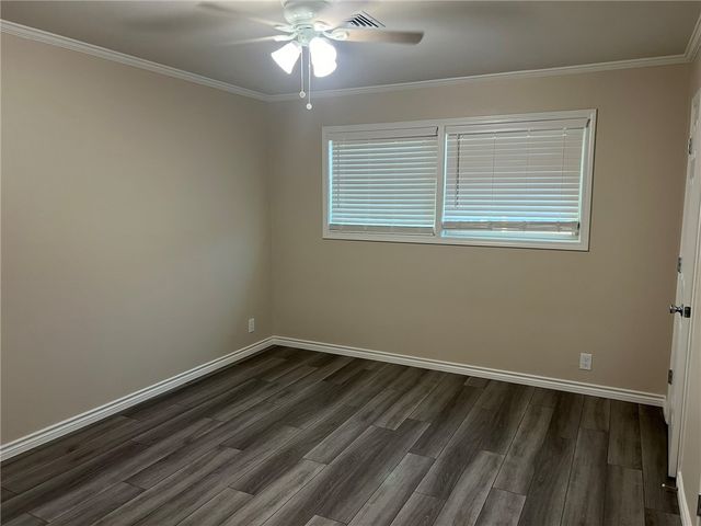 306 Circle Dr, Corpus Christi, TX 78412