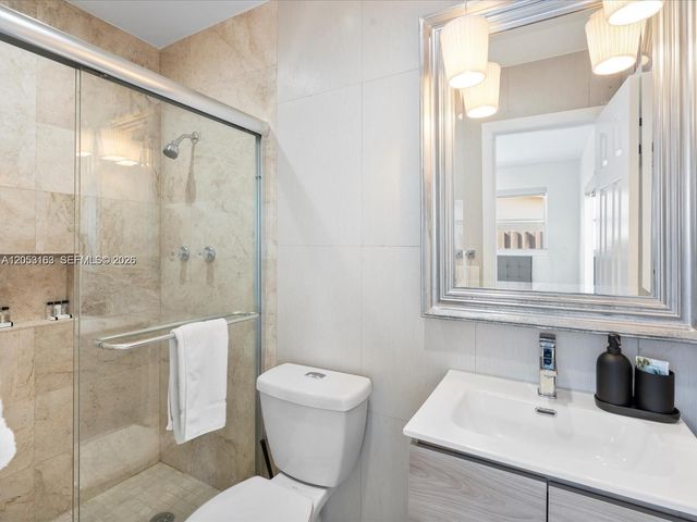 6441 Meade St, Hollywood, FL 33024