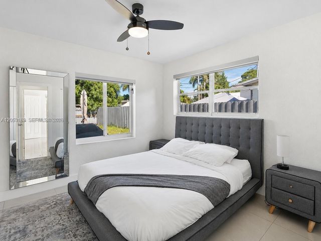6441 Meade St, Hollywood, FL 33024