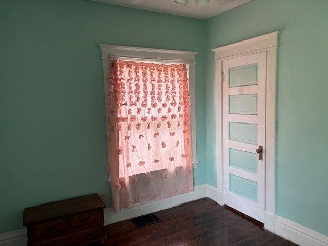 206 N Monroe Street, Prairie City, IA 50228