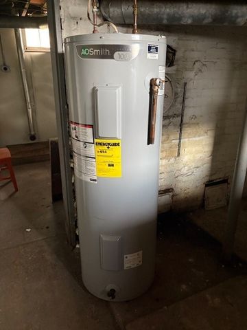 206 N Monroe Street, Prairie City, IA 50228