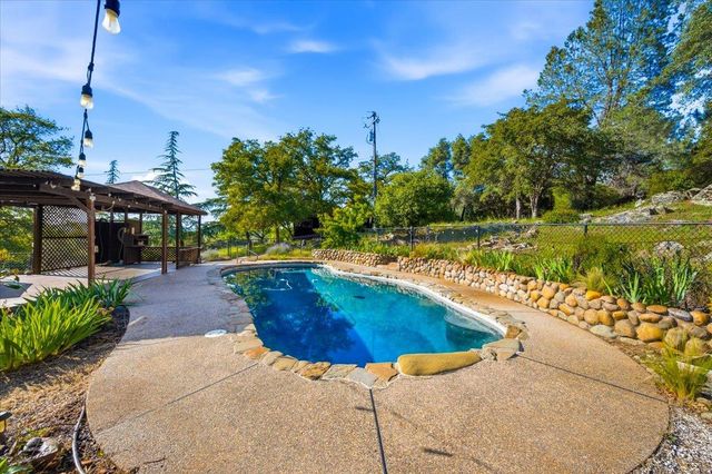 13983 Hidden Ridge Ct, Penn Valley, CA 95946