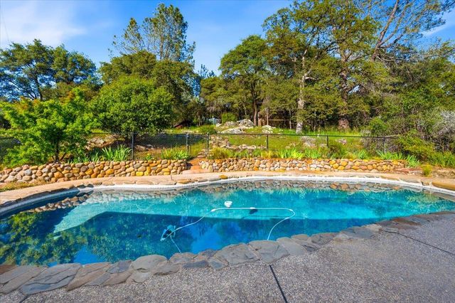 13983 Hidden Ridge Ct, Penn Valley, CA 95946