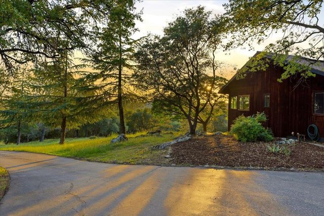 13983 Hidden Ridge Ct, Penn Valley, CA 95946