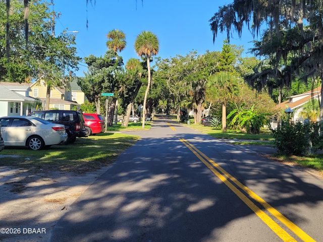 500 S Beach St Apt J4, Daytona Beach, FL 32114