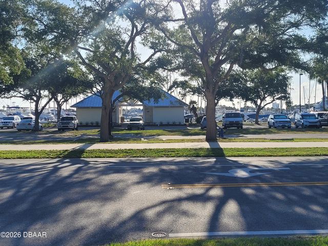 500 S Beach St Apt J4, Daytona Beach, FL 32114
