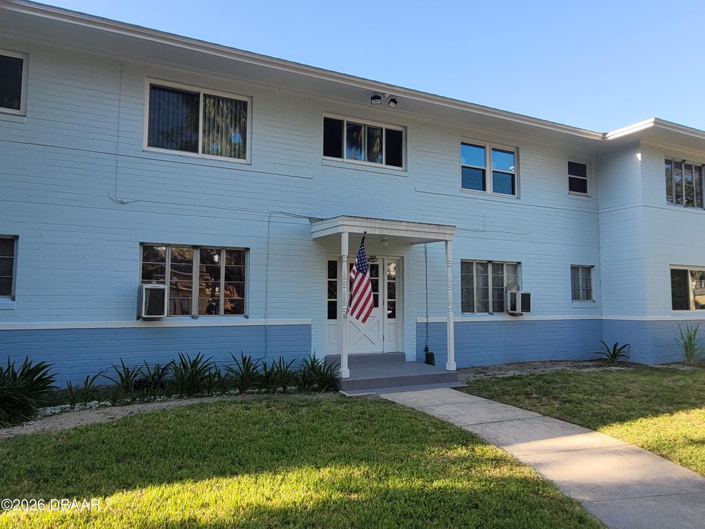 500 S Beach St Apt J4, Daytona Beach, FL 32114