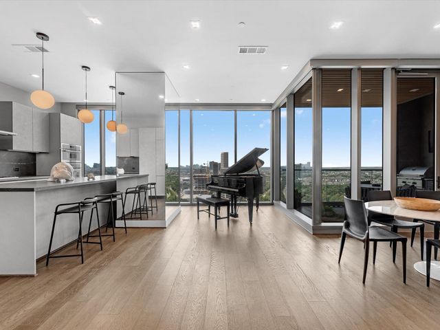 1711 Allen Parkway 2102, Houston, TX 77019