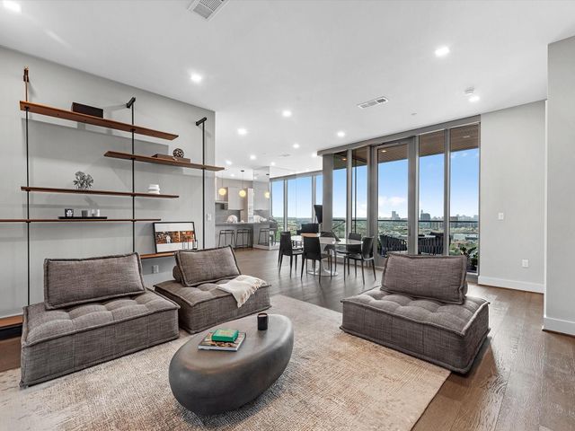 1711 Allen Parkway 2102, Houston, TX 77019