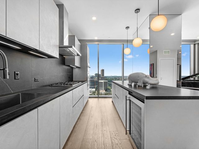 1711 Allen Parkway 2102, Houston, TX 77019