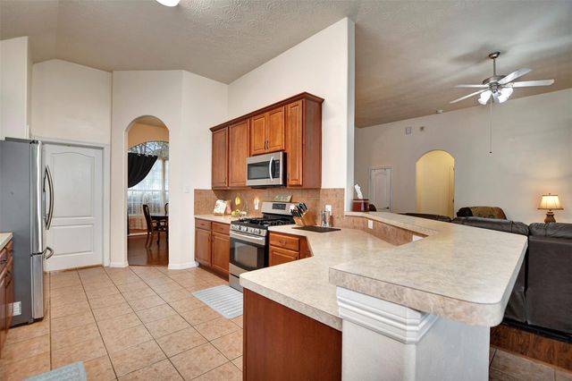 38114 E Sulphur Creek Drive, Magnolia, TX 77355