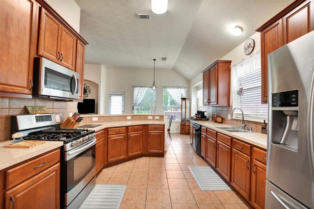 38114 E Sulphur Creek Drive, Magnolia, TX 77355