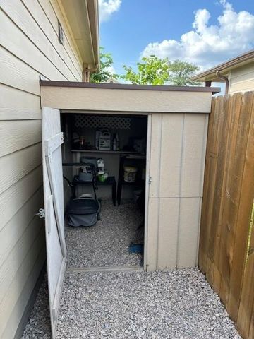 2020 Cedar Tree Court, Conroe, TX 77301