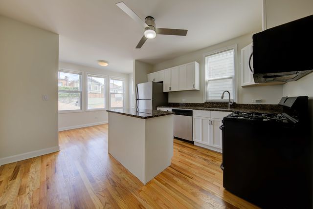 2428 W Carmen Avenue 2, Chicago, IL 60625
