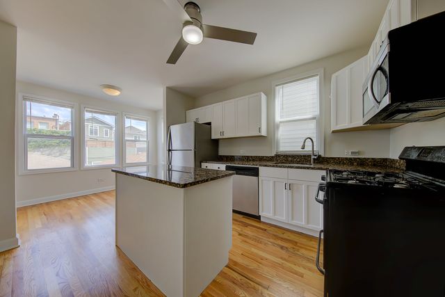 2428 W Carmen Avenue 2, Chicago, IL 60625