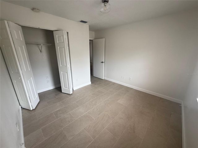 7517 LAKESHORE DRIVE A, Tampa, FL 33604