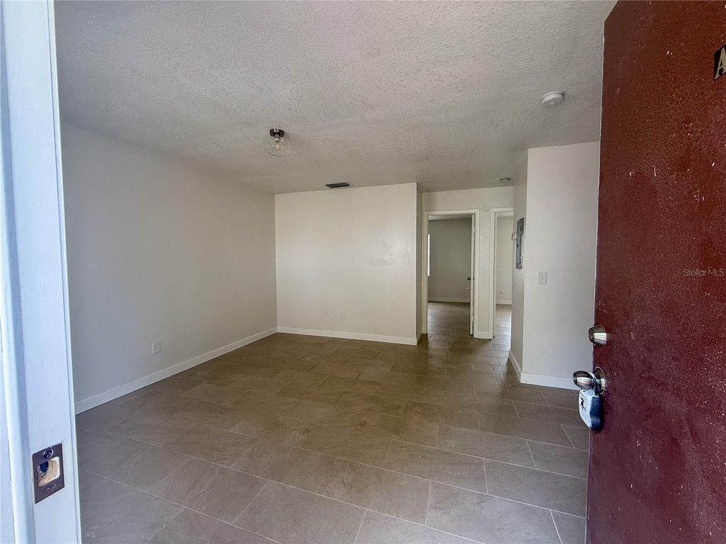 7517 LAKESHORE DRIVE A, Tampa, FL 33604