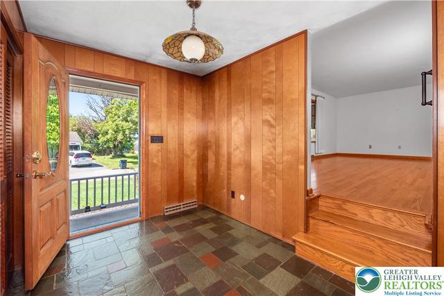 2530 Rosewood Drive, Hanover Twp, PA 18017
