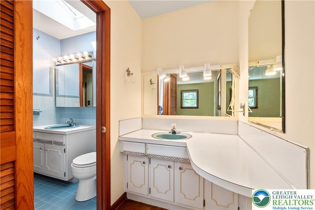 2530 Rosewood Drive, Hanover Twp, PA 18017