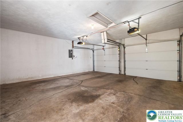 2530 Rosewood Drive, Hanover Twp, PA 18017