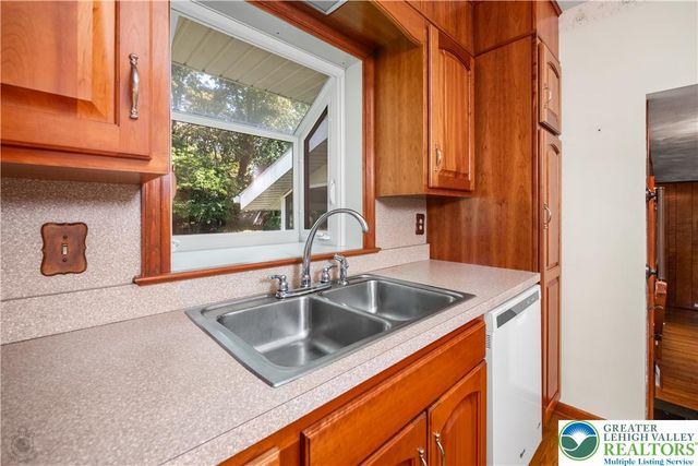 2530 Rosewood Drive, Hanover Twp, PA 18017