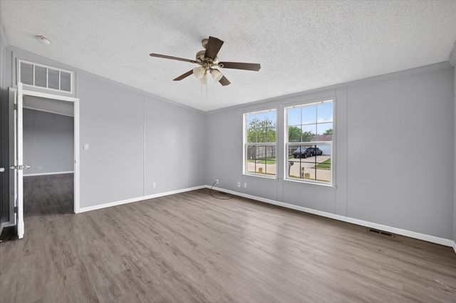 951 Lariat Lane, Mansfield, TX 76063