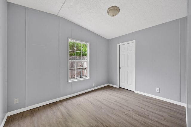 951 Lariat Lane, Mansfield, TX 76063