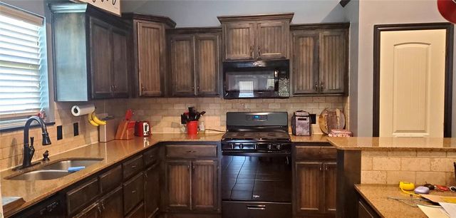 501 Parsons Drive, Yukon, OK 73099