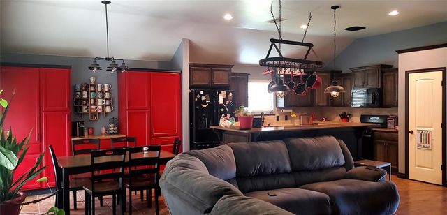 501 Parsons Drive, Yukon, OK 73099