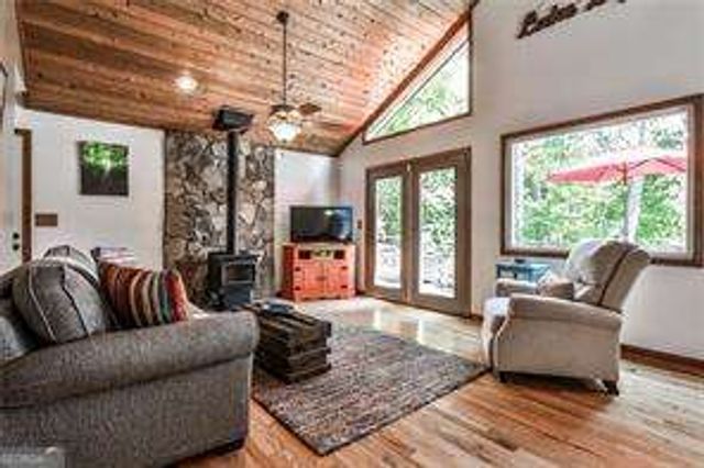 572 Lake Drive, Snellville, GA 30039