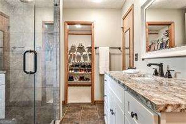 572 Lake Drive, Snellville, GA 30039