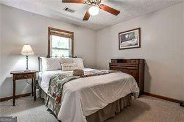 572 Lake Drive, Snellville, GA 30039