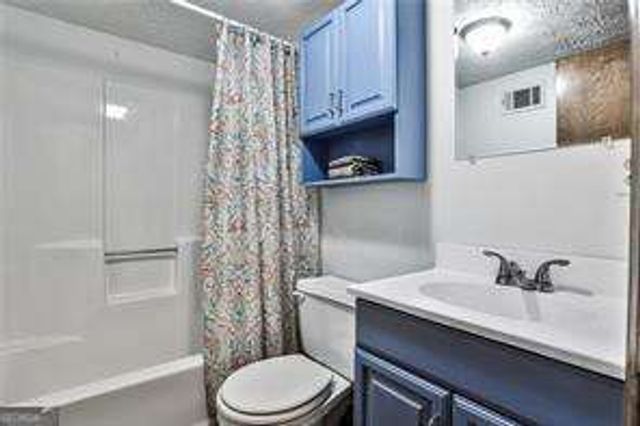 572 Lake Drive, Snellville, GA 30039