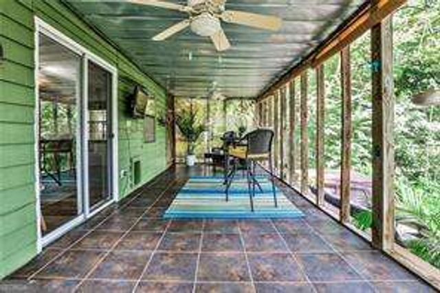 572 Lake Drive, Snellville, GA 30039