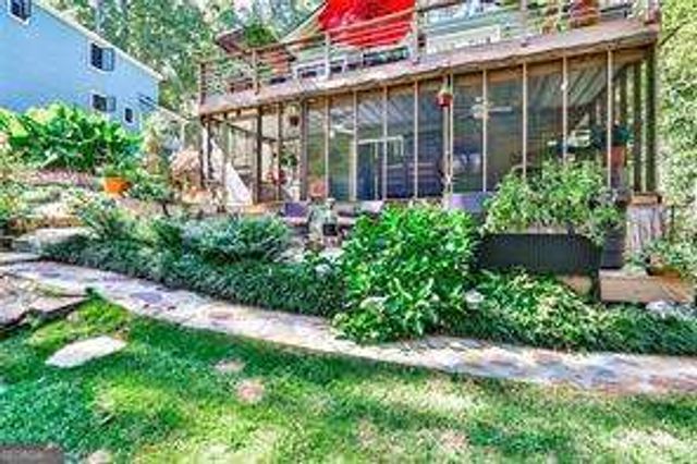 572 Lake Drive, Snellville, GA 30039