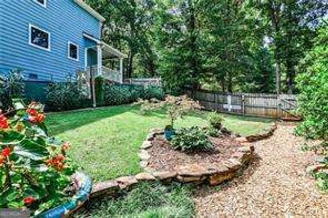 572 Lake Drive, Snellville, GA 30039