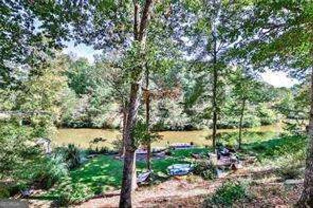 572 Lake Drive, Snellville, GA 30039