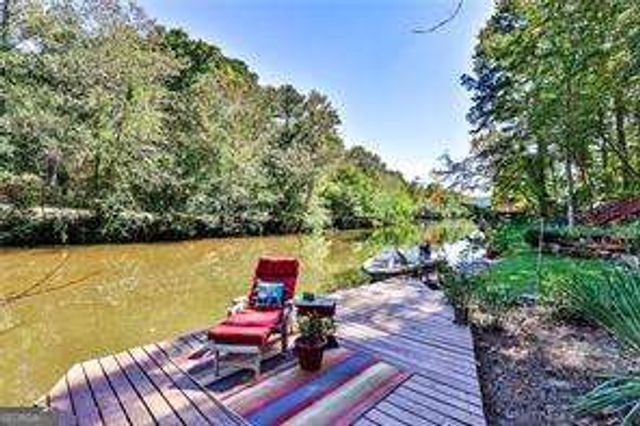 572 Lake Drive, Snellville, GA 30039