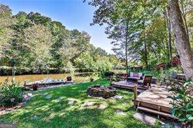 572 Lake Drive, Snellville, GA 30039