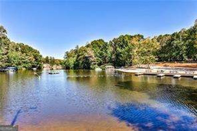 572 Lake Drive, Snellville, GA 30039