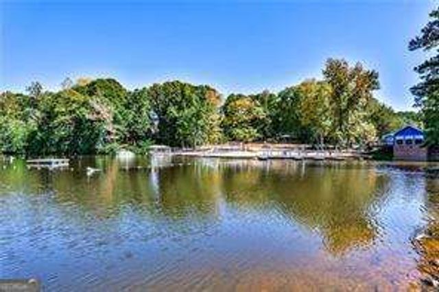 572 Lake Drive, Snellville, GA 30039