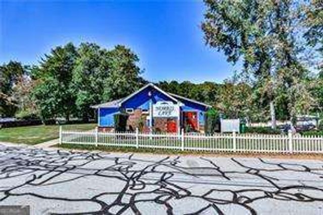 572 Lake Drive, Snellville, GA 30039