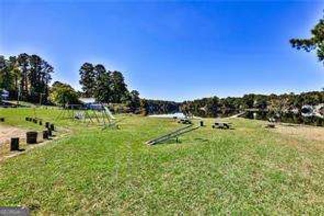 572 Lake Drive, Snellville, GA 30039