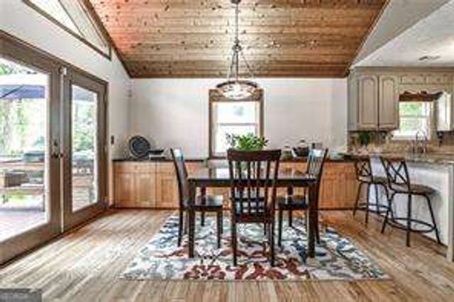 572 Lake Drive, Snellville, GA 30039