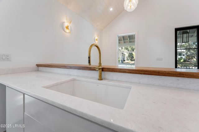 1013 11th Street, Port Royal, SC 29935