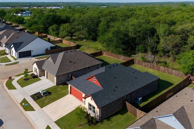 405 Titus Drive, Springtown, TX 76082