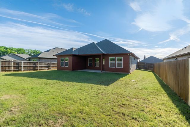 405 Titus Drive, Springtown, TX 76082